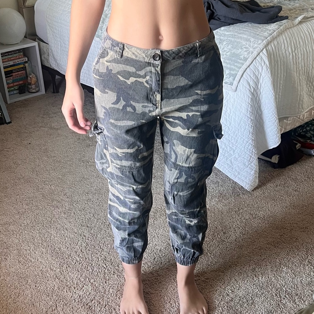 Camouflage cargo joggers